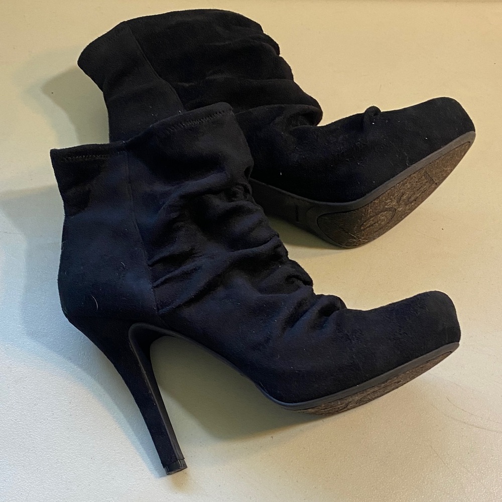 BCBGeneration Black Slouchy Suede Ankle Boots - Picture 2 of 6